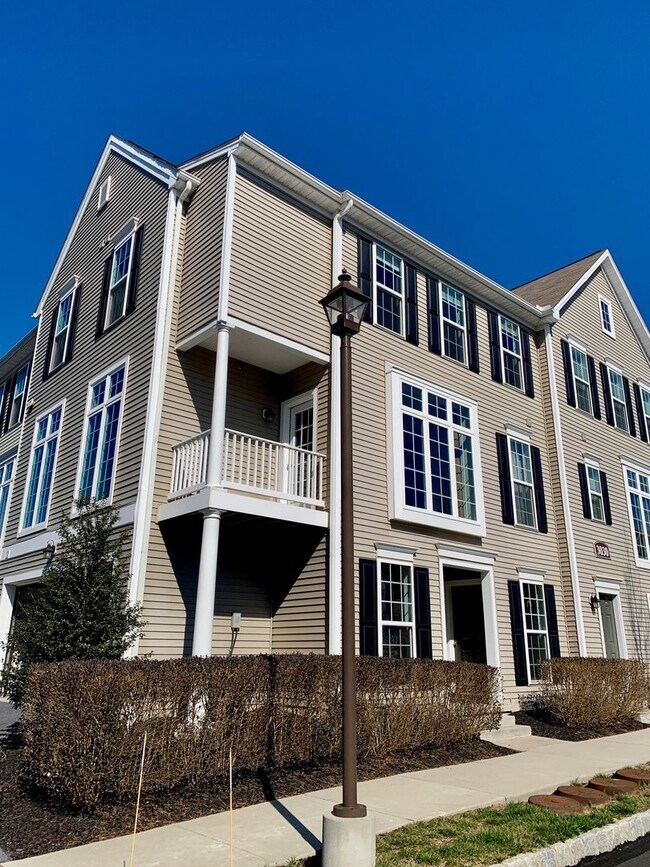 Photo - 3030 Meridian Cmns