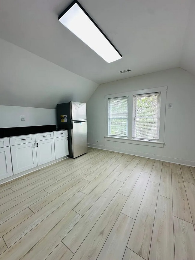 Building Photo - 4014 Cypress Ave Unit 4014 Cypress #3 Rental