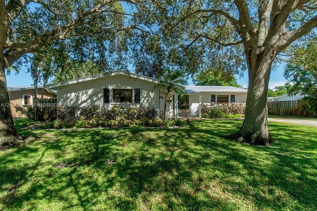 Photo - 712 Tradewind Dr