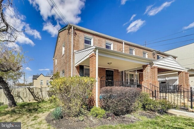 Photo - 1900 R St SE Townhome