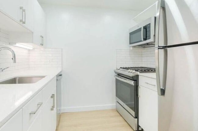 475 9th Ave Unit 12S