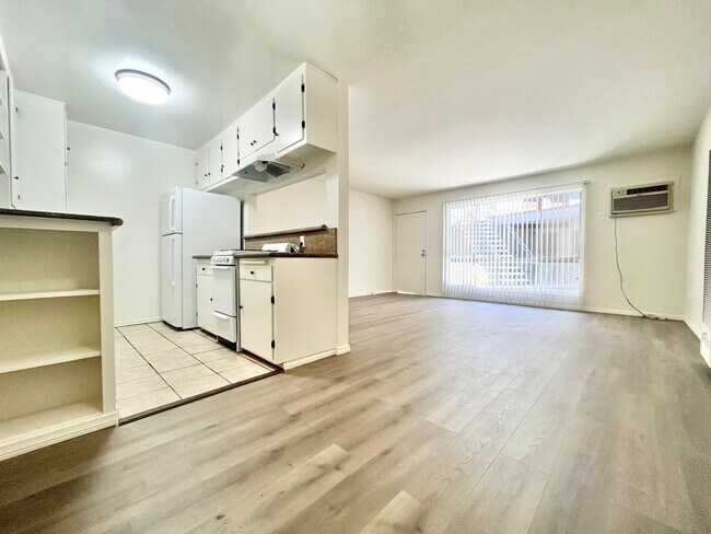 Photo - 4098 Arch Dr Unit 5