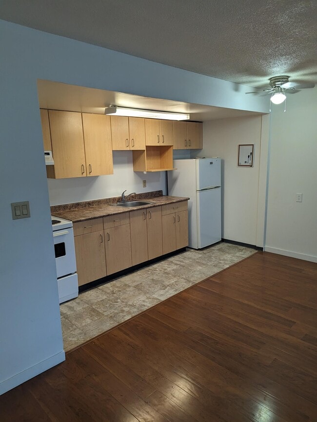 Building Photo - 639 Constance Ave