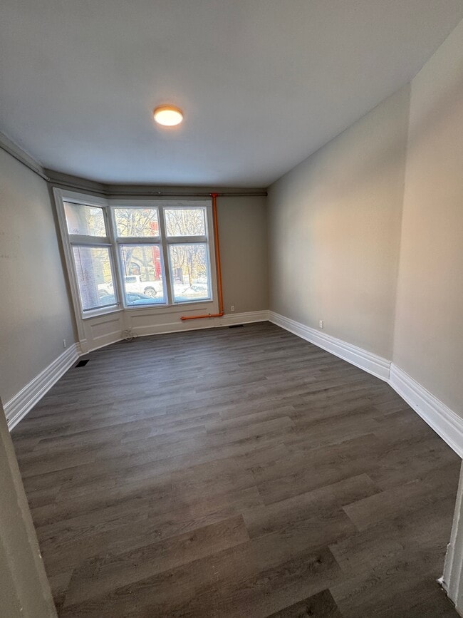 Photo - Old Louisville - Oak Street Apartments