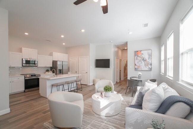 Building Photo - 504 Nursery Rd Unit 3206