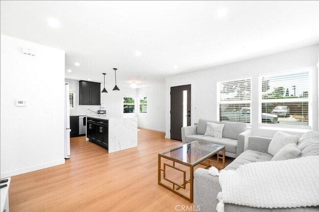 Photo - 765 E Silva St