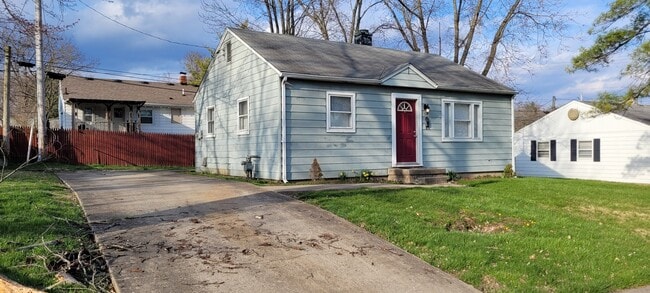 Building Photo - 516 E Warren St Rental