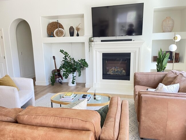 Photo - 4048 Clarewood Way