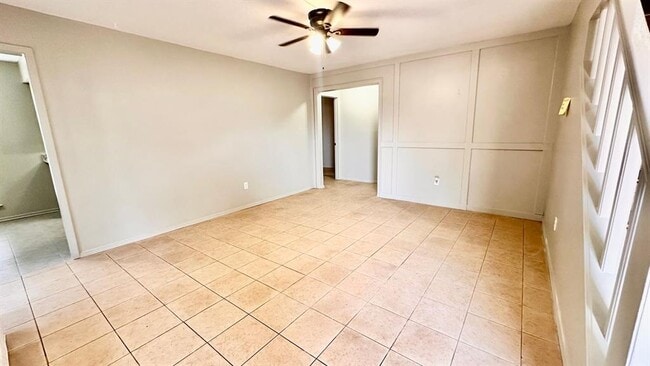 Photo - 6715 Lyrewood Ln