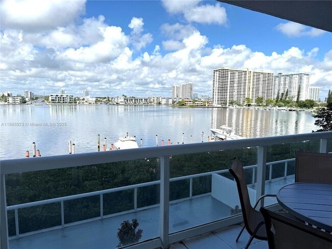 Building Photo - 17050 N Bay Rd Unit 406