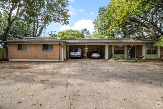 Building Photo - 2802 St Edwards Cir Rental
