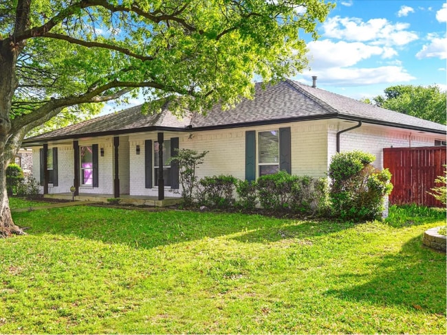 Photo - 900 Westminster Dr