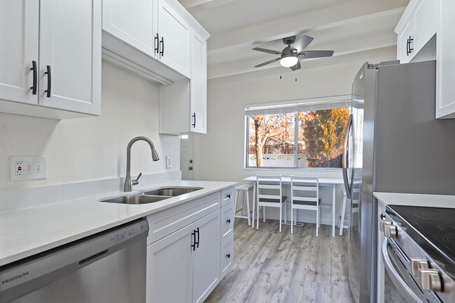 Photo - 2719 S Melbourne St