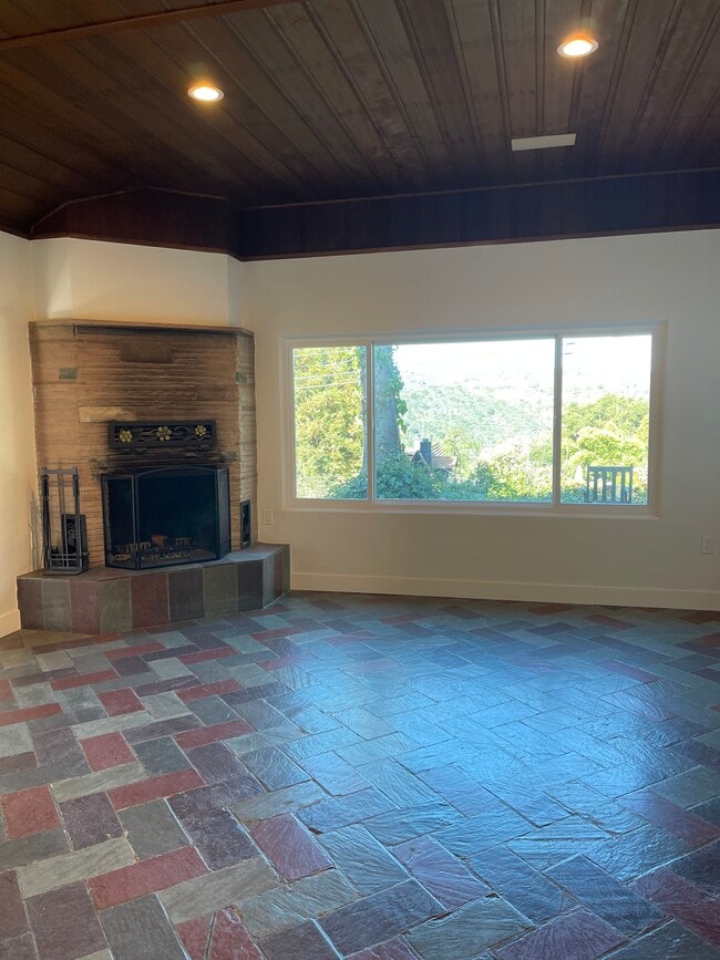 Photo - 20964 Colina Dr