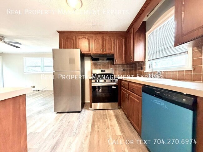 Photo - 3930 Carlyle Dr