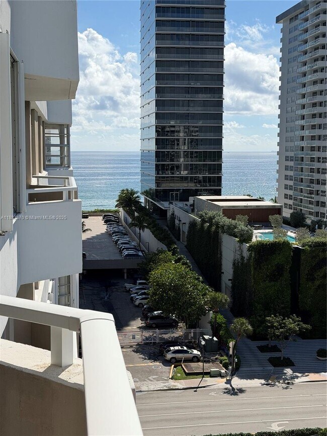 Building Photo - 1985 S Ocean Dr Unit 8L Rental