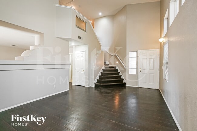 Photo - 9947 Pioneer Ave