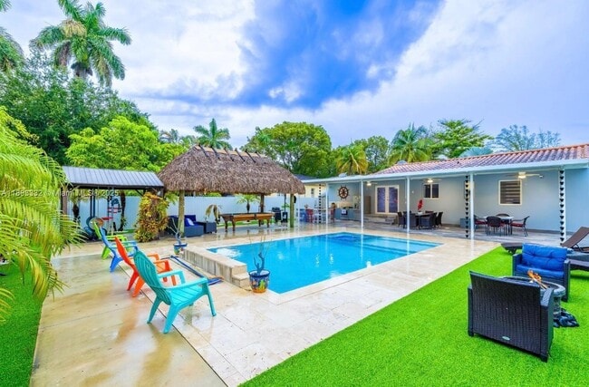 Photo - 348 Minola Dr