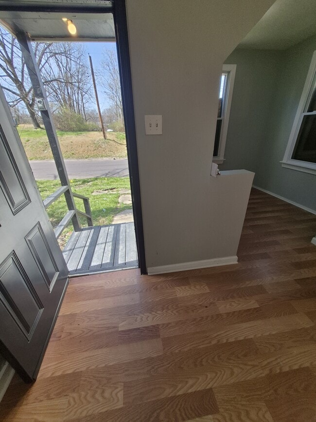 Photo - 5664 Hamilton Ave