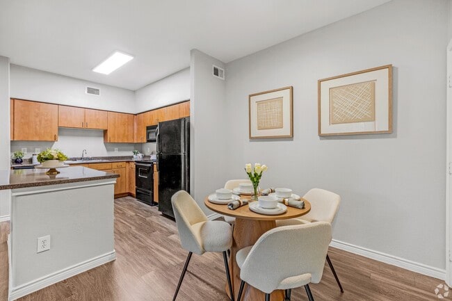 Stylish 2-Bed Home | Prime Location! - Stylish 2-Bed Home | Prime Location! Unit MSKE