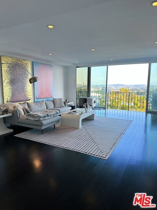 Building Photo - 818 N Doheny Dr Unit 808 Rental