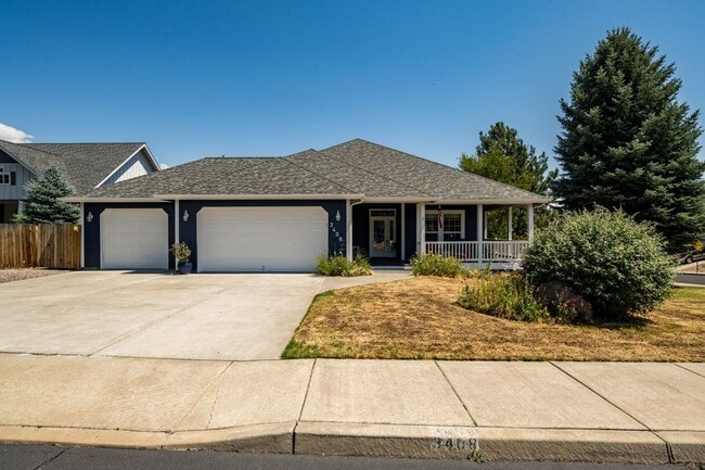Building Photo - 3408 SW Xero Ct Unit Main House