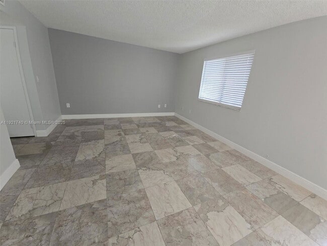 Photo - 8414 Coral Lake Way