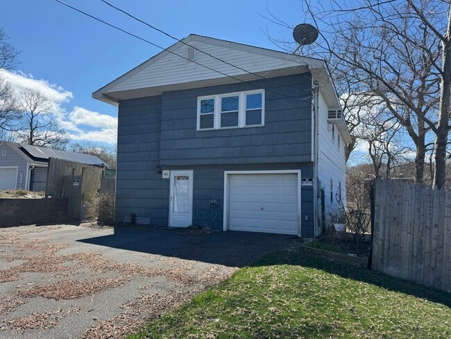 Building Photo - 40 Whitestone Rd