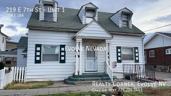 Building Photo - 219 E 7th St Unit 1