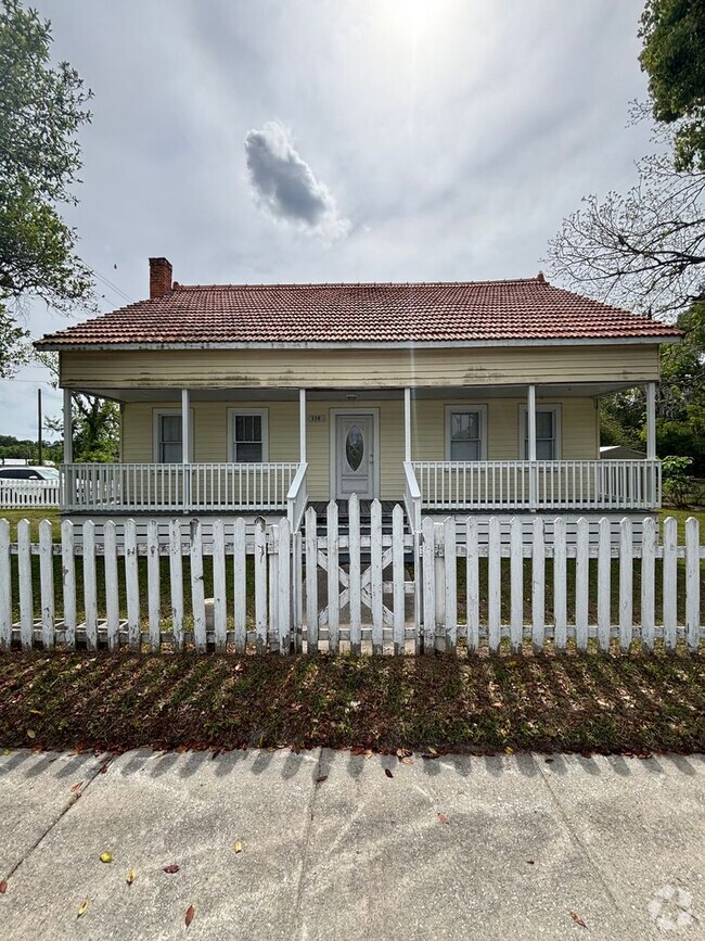 Building Photo - FOR RENT Rental