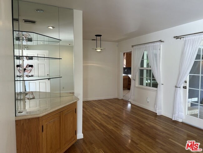 Photo - 5355 Rhea Ave