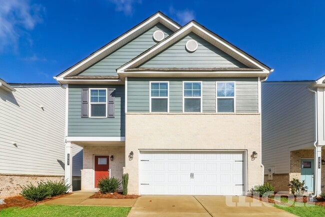 Building Photo - 2957 McKenzie Dr