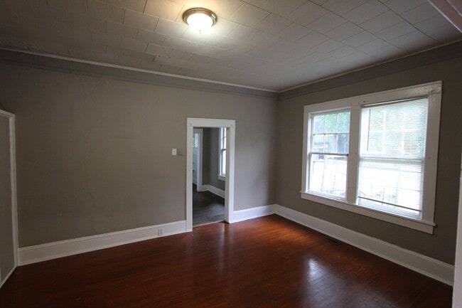 Photo - 241 Marion St