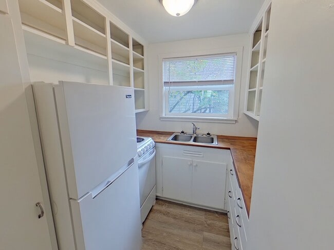 Photo - Glacier Tri-Plex Unit 484 East 14th Ave