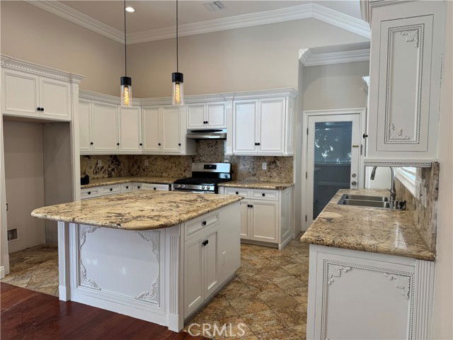 Photo - 4912 Hesperia Ave