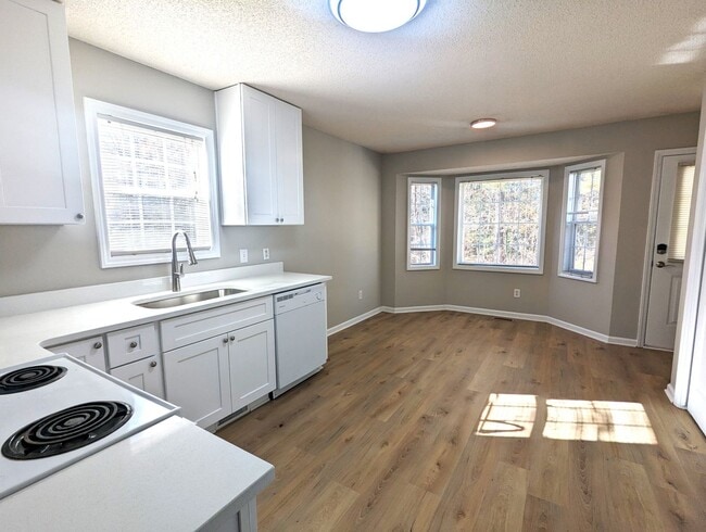 Photo - 125 Lonesome Wind Way