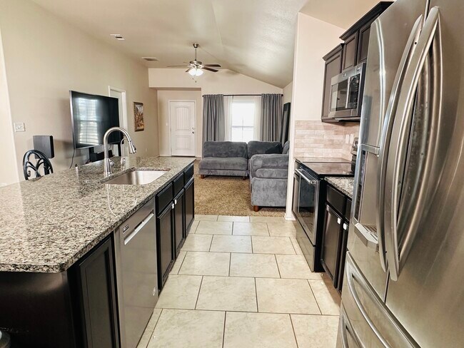 Photo - 1605 Revolution Dr