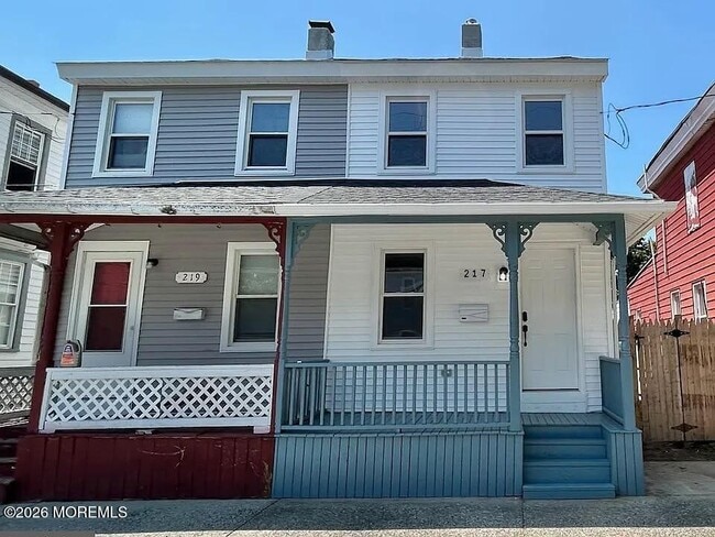Building Photo - 217 Wesley St