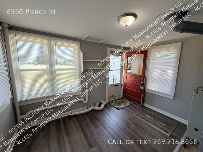 Photo - 6950 Pierce St