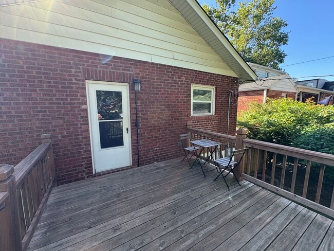 7667 Lindbergh Dr