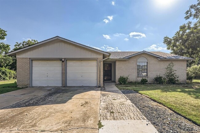 Building Photo - 1604 Wildflower Dr Rental