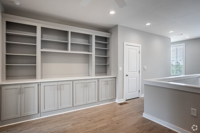 3BR, 3.5BA - 2,795SF