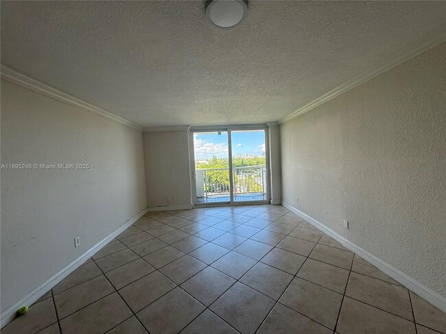 Photo - 2000 NE 135th St Unit 701