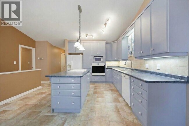 Photo - 207 Cassandra Blvd