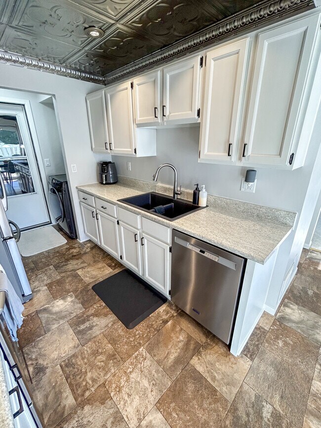 Photo - 12 Parkview Cir