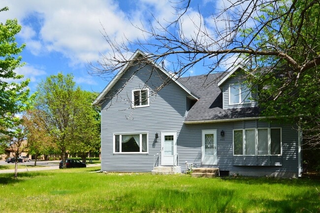 Building Photo - Beautiful 2-Bed 1-Bath Home Available Now in Monticello!