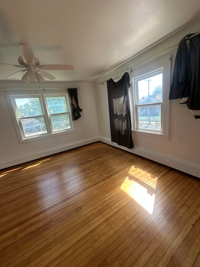 Photo - 111 Higbie Ln Unit 111 2nd floor