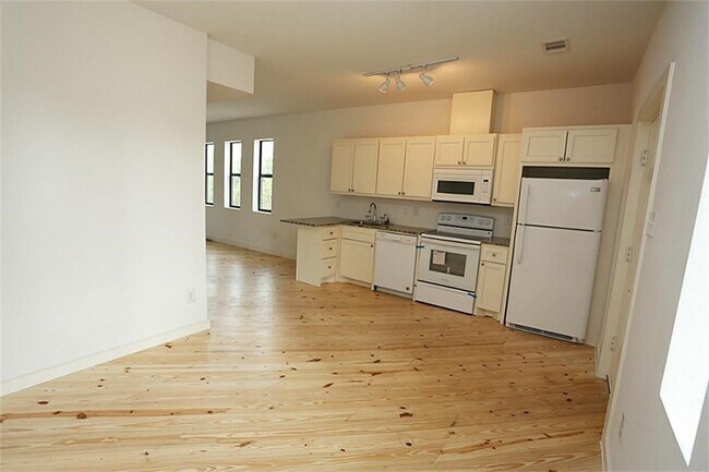 Photo - 4102 McKinney St