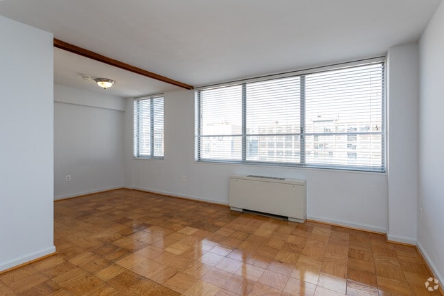 1BR - Junior - 473 SF - Newport West