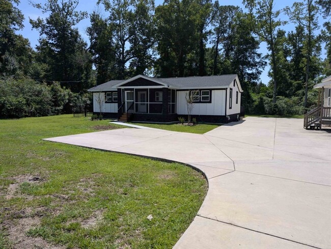 2201 Livingston Ln